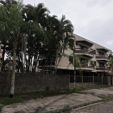 شقة Excelente Localizacao, 400 Metros Da Praia Ar Condicionado E Wi-Fi أوباتوبا المظهر الخارجي الصورة